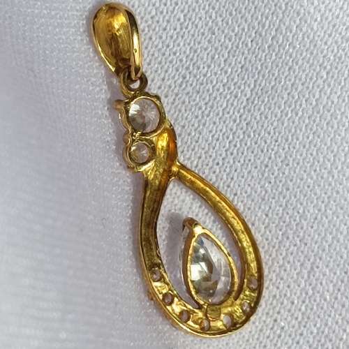 9CT YELLOW GOLD PENDANT