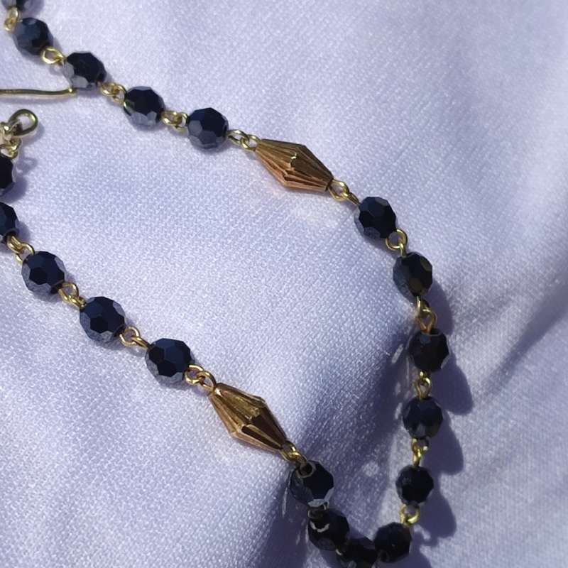 9CT GOLD BLACK BEAD BRACELET