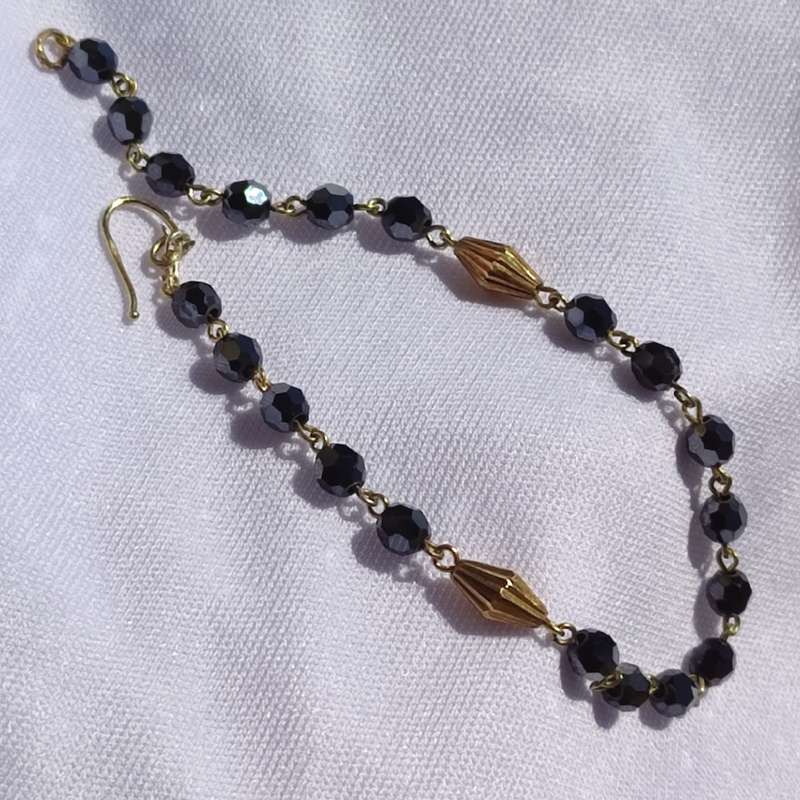 9CT GOLD BLACK BEAD BRACELET