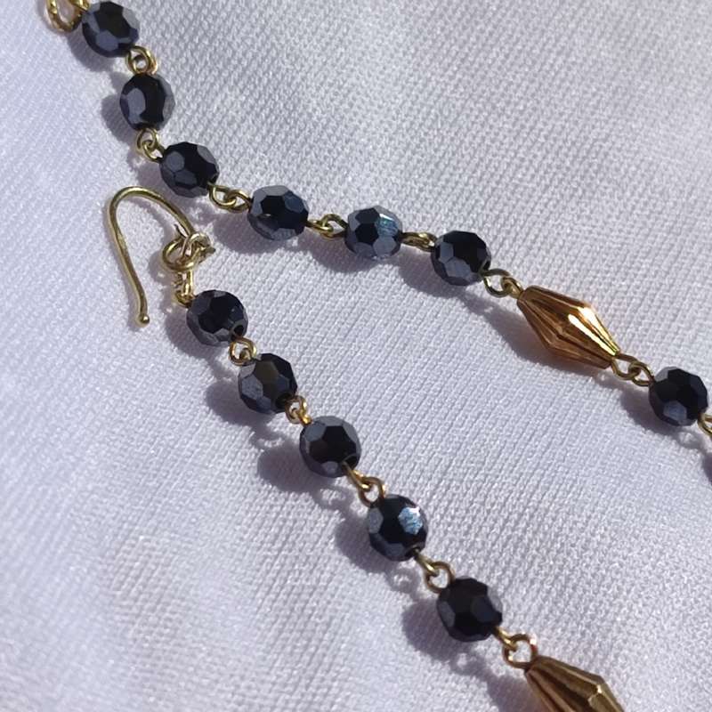9CT GOLD BLACK BEAD BRACELET