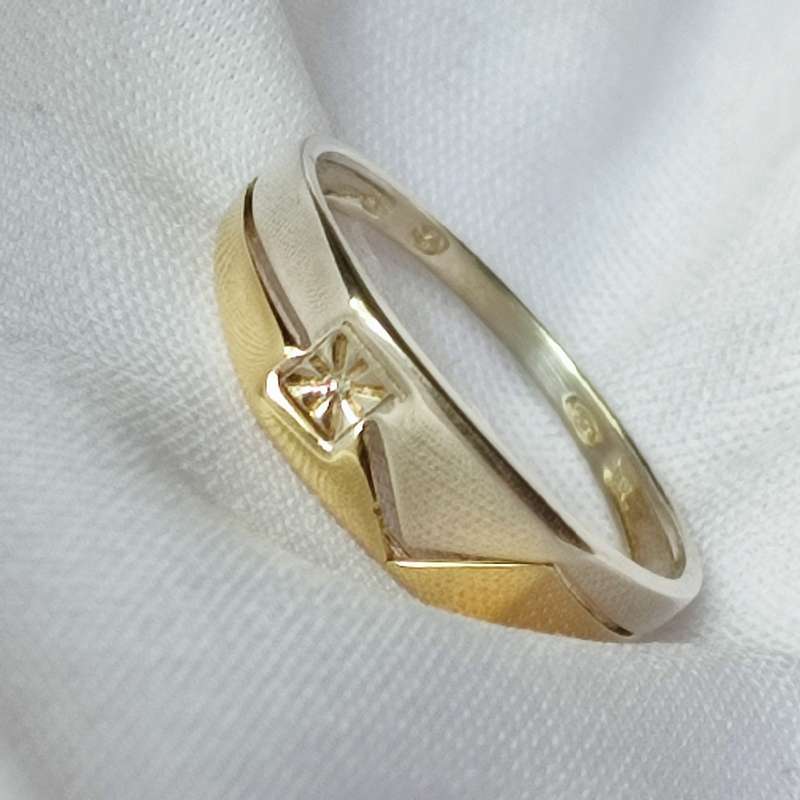9CT GOLD STERLING DIAMOND MENS RING