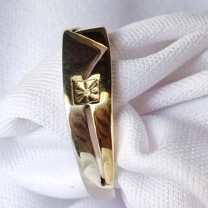 9CT GOLD STERLING DIAMOND MENS RING