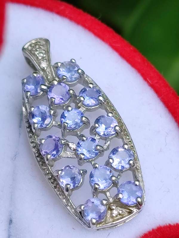 9K WHITE GOLD DIAMOND TANZANITE PENDANT