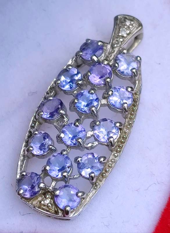 9K WHITE GOLD DIAMOND TANZANITE PENDANT
