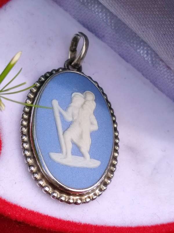 STERLING HALLMARKED WEDGEWOOD PENDANT