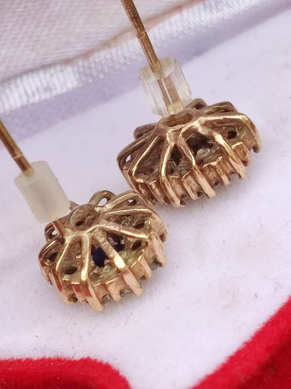9CT GOLD VINTAGE SAPPHIRE EARRINGS