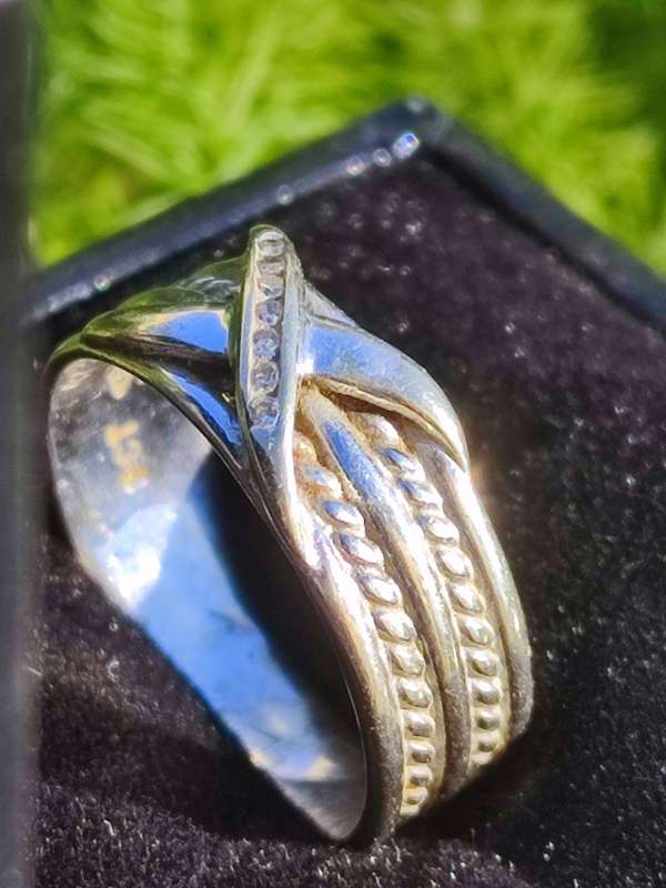 Estate Find 9ct  Diamond White Gold Ring