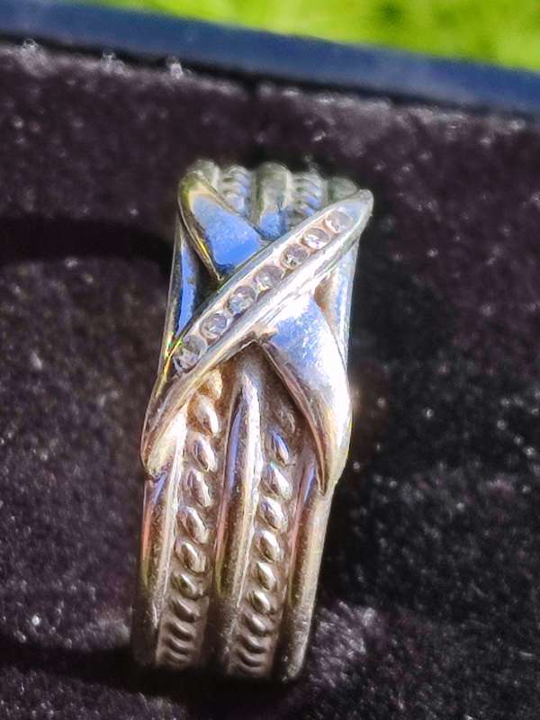 Estate Find 9ct  Diamond White Gold Ring