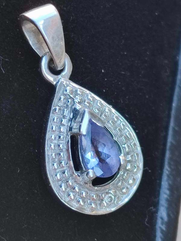 9ct Gold Tanzanite Diamond Pendant