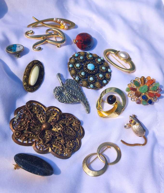 Lot of Brooches