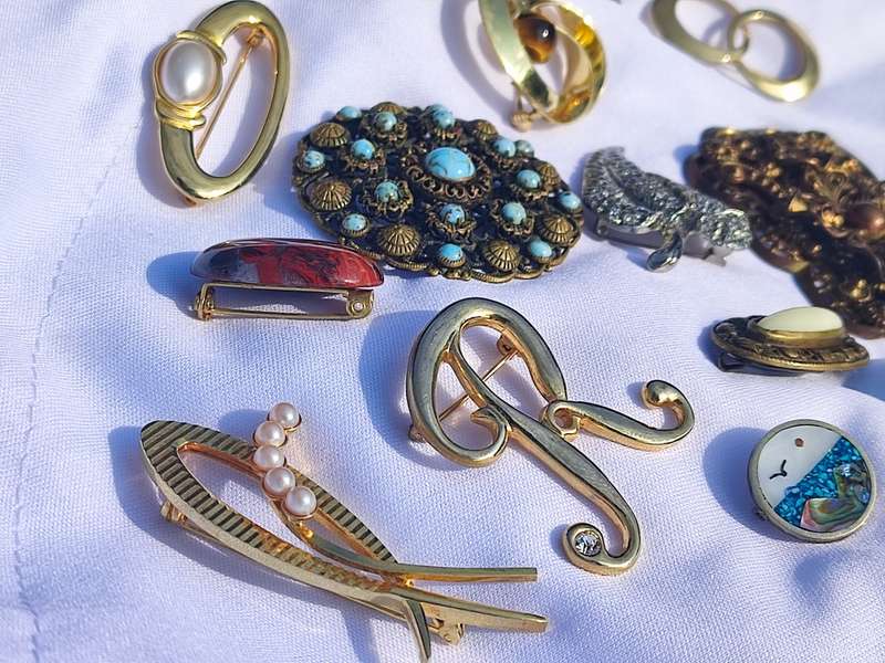 Lot of Brooches