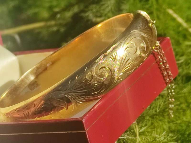 9ct Metal Core Vintage Bangle