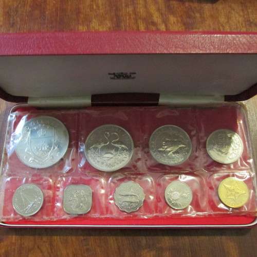 1969 9 COIN PROOF SET OF BAHAMAS IN HARD CASE FRANKLIN MINT - 4 SILVER COINS