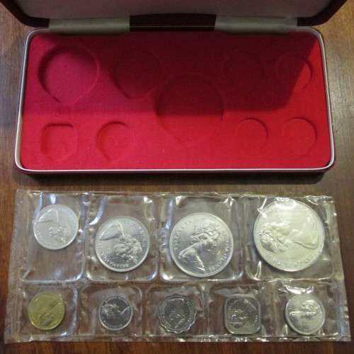 1969 9 COIN PROOF SET OF BAHAMAS IN HARD CASE FRANKLIN MINT - 4 SILVER COINS