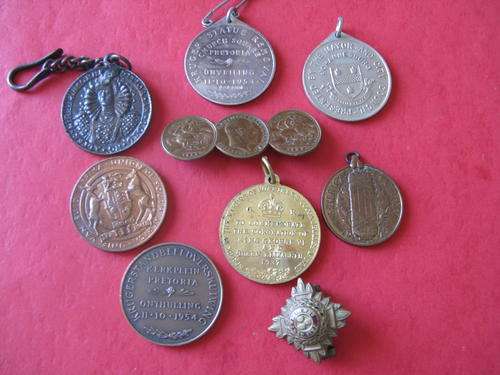 9 X MEDALLIONS