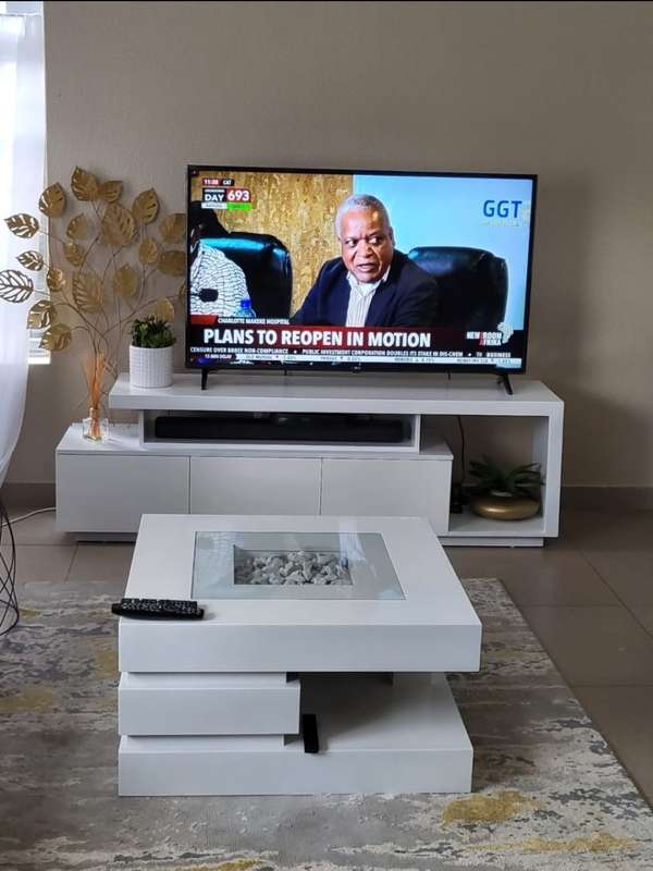 Lima Stand And Table Combo