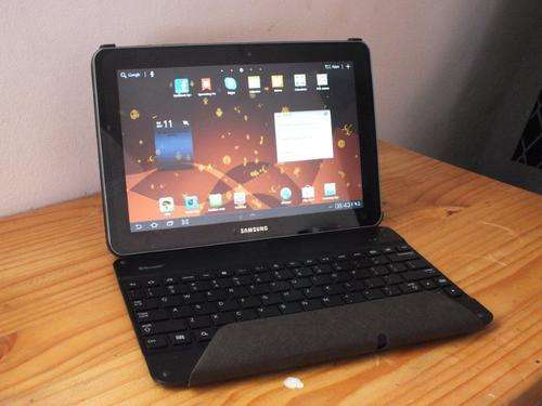 SAMSUNG Galaxy 10.1 Tablet with Wireless Bluetooth Keyboard
