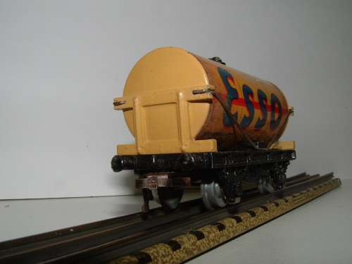 Hornby Dublo D1 32081 "ESSO" Tank Wagon - Boxed - Extremely Rare