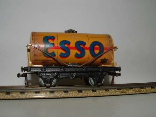 Hornby Dublo D1 32081 "ESSO" Tank Wagon - Boxed - Extremely Rare