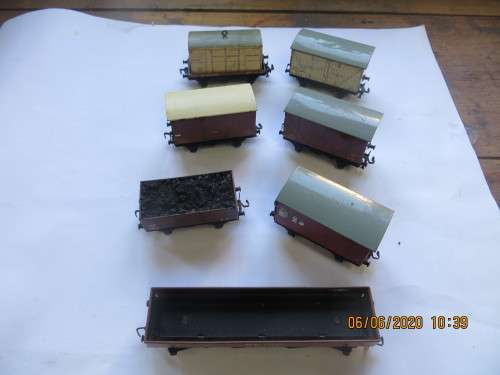 Hornby Dublo 7 x Assorted 3 rail Wagons.