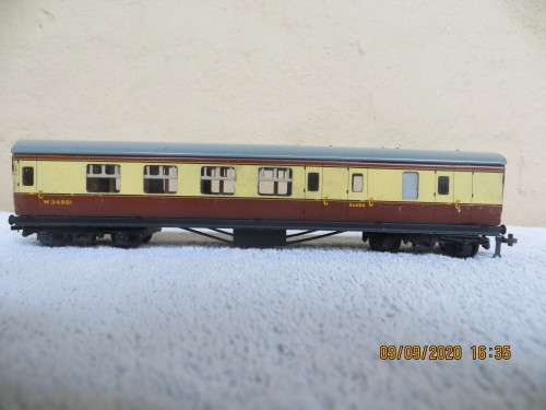 Hornby Dublo WR Coaches x 3