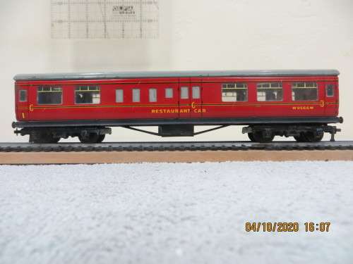 Hornby / Dublo BR/SR Suburban Coach & BR/MR Restaurant Car