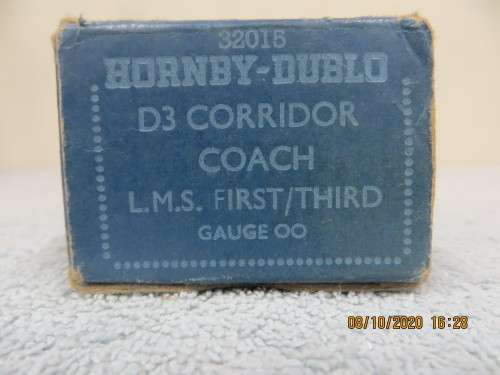 Hornby Dublo N.E. D1 Coaches x 3 and M.R. D3 Coach empty box.