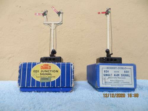 Hornby Dublo Boxed Electric Signals x 5
