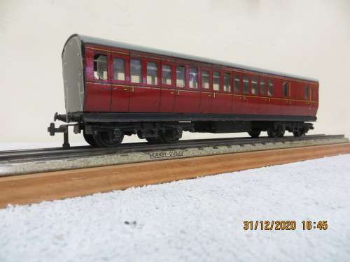Hornby Dublo BR Suburban Coaches x 3