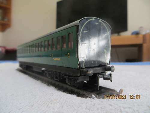 Hornby Dublo BR Southern Region  Coaches x 2