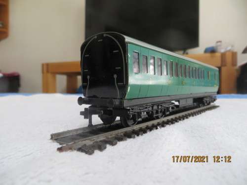 Hornby Dublo BR Southern Region  Coaches x 2