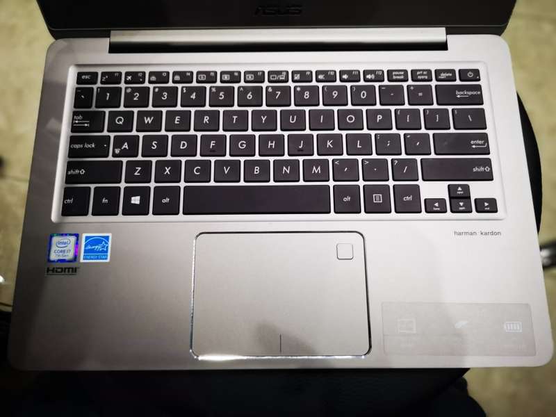 ASUS ZENBOOK 128GB SSD 8GB RAM CORE I7 FINGERPRINT READER