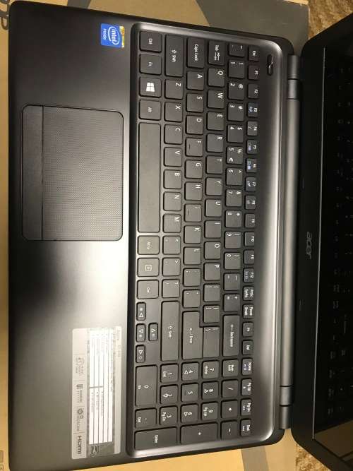 Acer Aspire E - 15.6 " , Intel Celeron , 15.6 '' HD, 4 GB DDR 3 , 500 GB HDD
