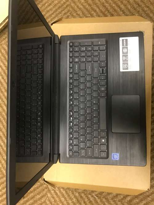 Acer Aspire 3 - 15.6 " , Intel Celeron , 15.6 '', 4 GB DDR 3 , 500 GB HDD