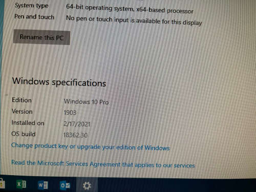 Dell Optiplex 780 with Monitor stand and Monitor