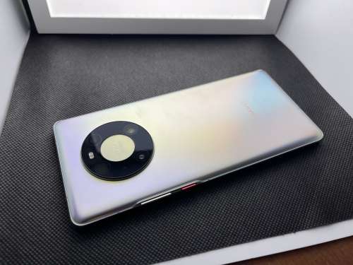 Huawei Mate 40 Pro 5G  8GB Ram 256 GB Memory Dual Sim