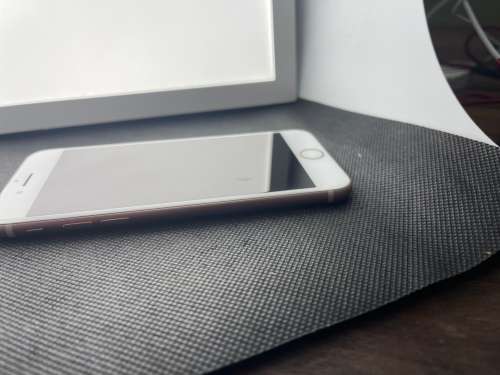 Warehouse Clearance : IPhone 7 32 GB  - No home Button / Touch