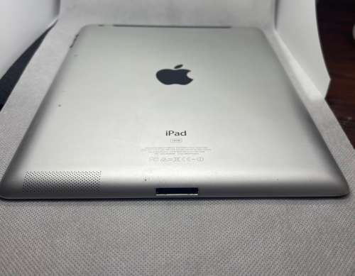 IPAD 2- A1396 - 16 GB CELLUAR AND WIFI