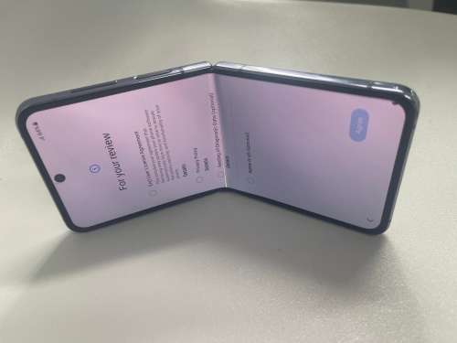 TRADE ON CLEARANCE : SAMSUNG Z FLIP 4 - PLEASE READ