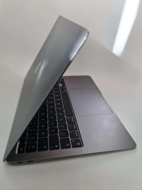 Apple MacBook Air 2020 preowned
