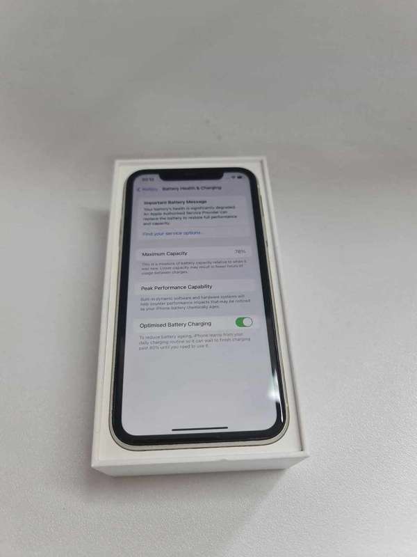 iPhone 11 128GB preowned