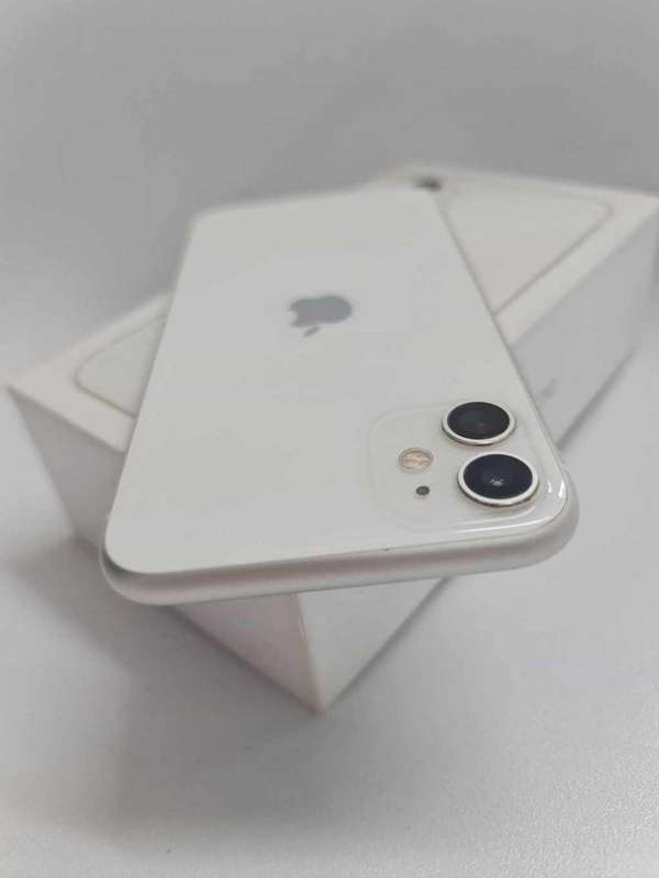 iPhone 11 128GB preowned