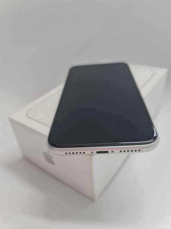 iPhone 11 128GB preowned