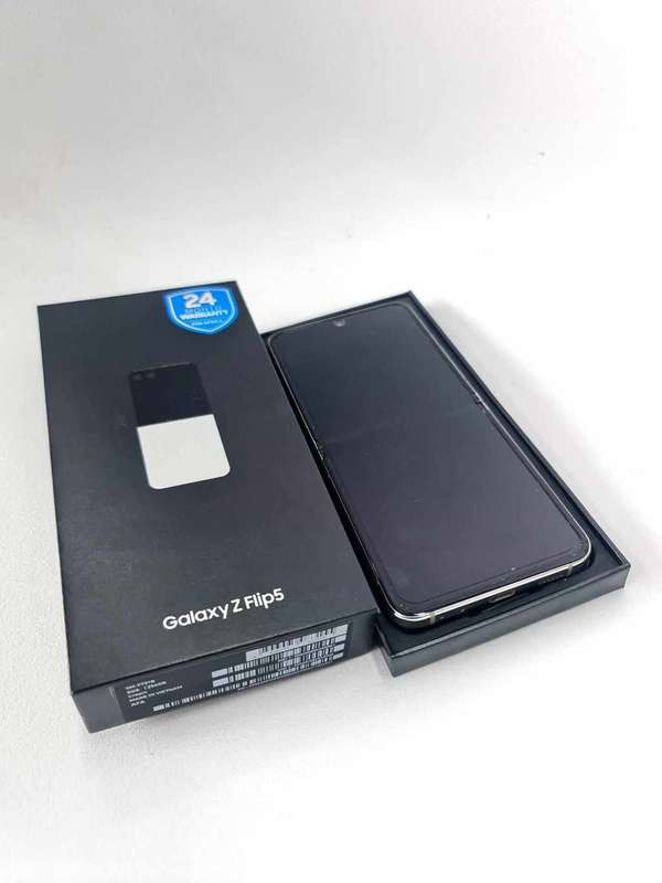 Samsung Z Flip 5  256GB preowned