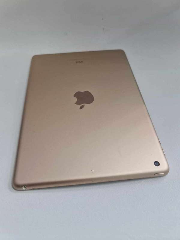 Ipad 5th Generation 128GB wifi only - preowned