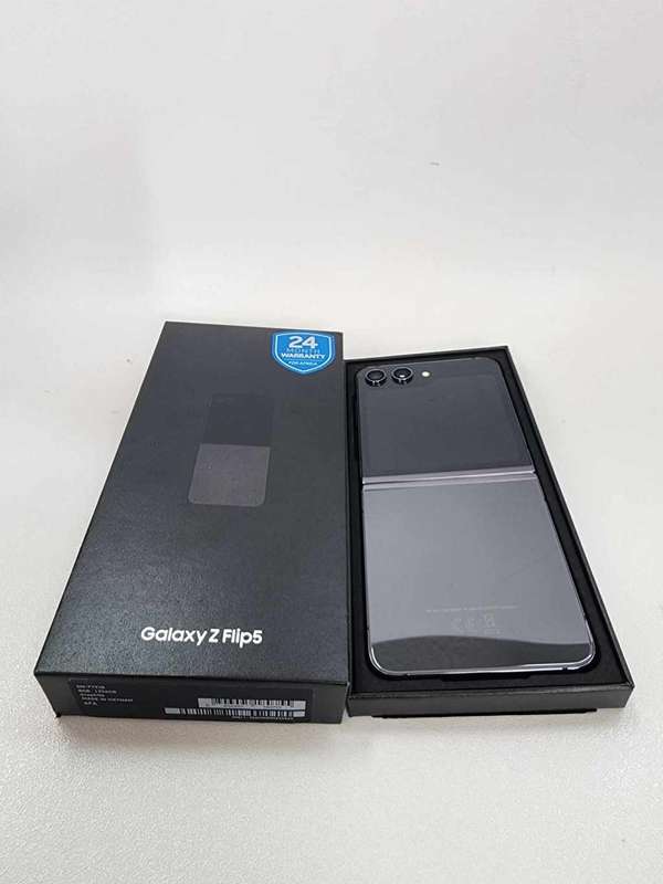 Samsung Z Flip 5 256GB preowned