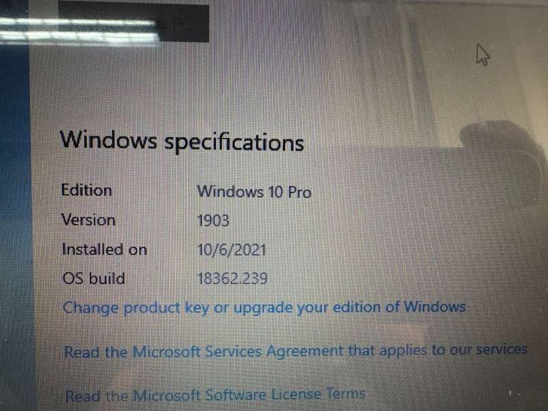 Toshiba Satelite -  i3 - 4GB Ram - 111 GB MEM- Windows 10 PRO -  HARMAN/KARDON SOUND - READ  AD
