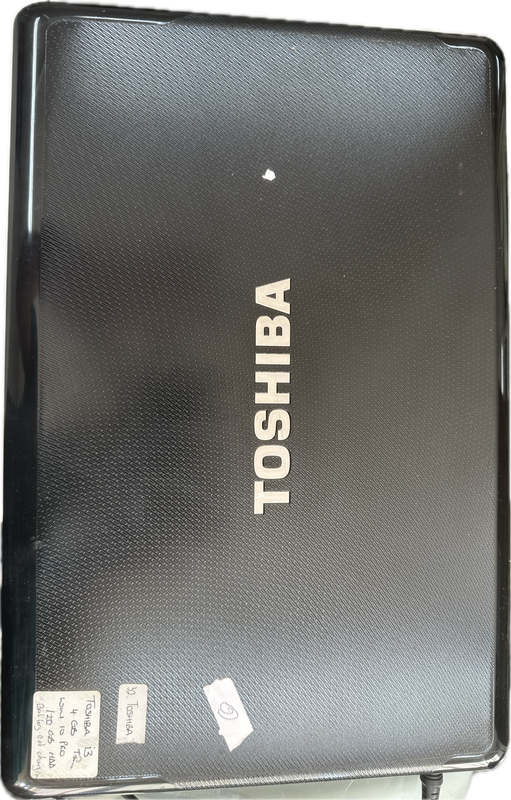 Toshiba Satelite -  i3 - 4GB Ram - 111 GB MEM- Windows 10 PRO -  HARMAN/KARDON SOUND - READ  AD
