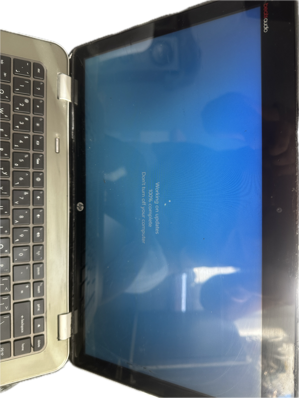 HP ENVY - Laptop - Core i7 - 6 GB Ram -  226 GB Storage - Beats Sound- Please read