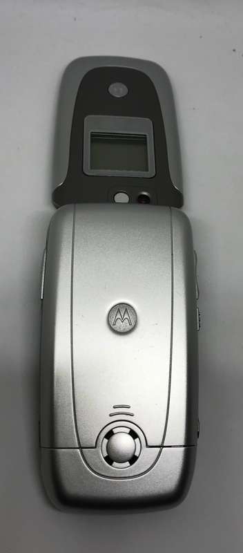 Retro flip phone - Motorola V360 Silver